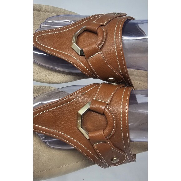 St John's Bay Women's Zion T-Strap Casual Sandal Size 12M Brown Faux Leather - Picture 2 of 11